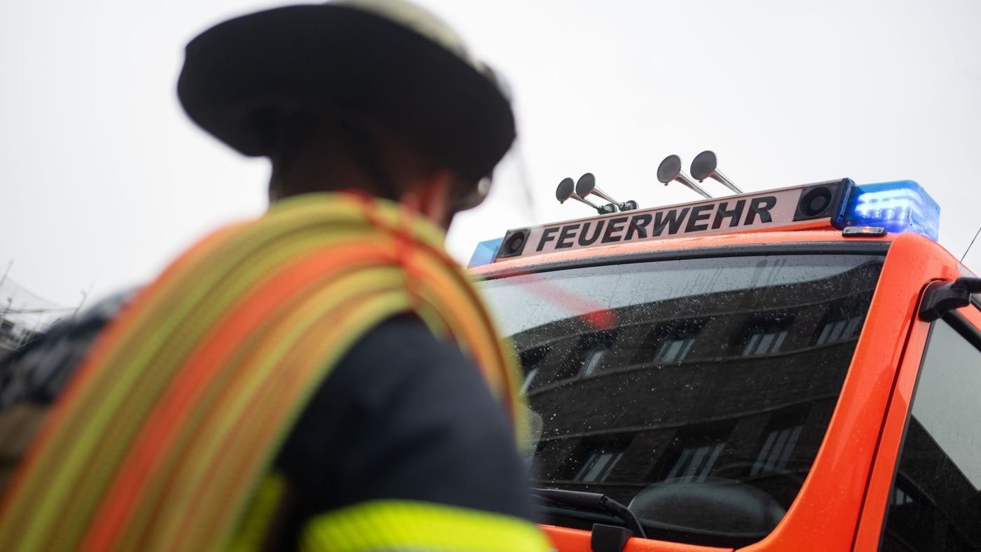 E-Fahrrad-Transport in Vollbrand auf Autobahn 96