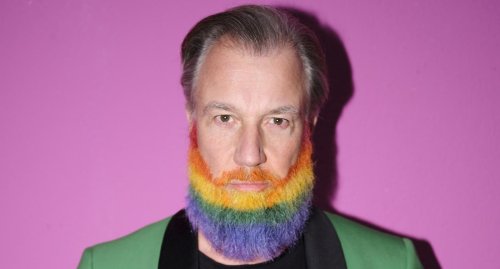 Baden-Badener Sänger Marc Marshall trägt jetzt Regenbogenbart