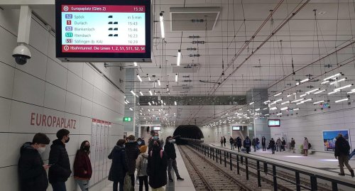 Kontrolle U-Bahn Karlsruhe: Viele haben Ticket und tragen Maske