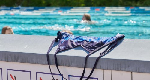 Thema „Frauen „oben ohne“ im Schwimmbad“ polarisiert