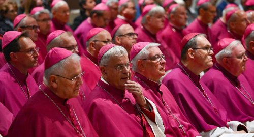 Geistlicher Missbrauch: Bischöfe wollen Opfern Gehör geben