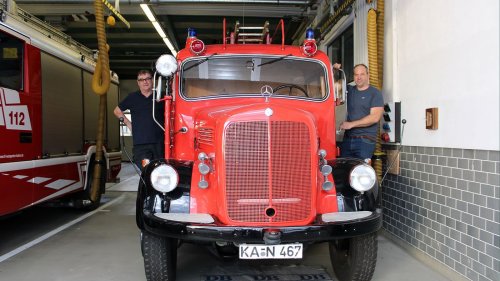 Diese restaurierten Feuerwehr-Oldtimer sind noch voll funktionsfähig