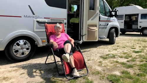 Das Rheinufer in Leopoldshafen lockt Camper von weither an