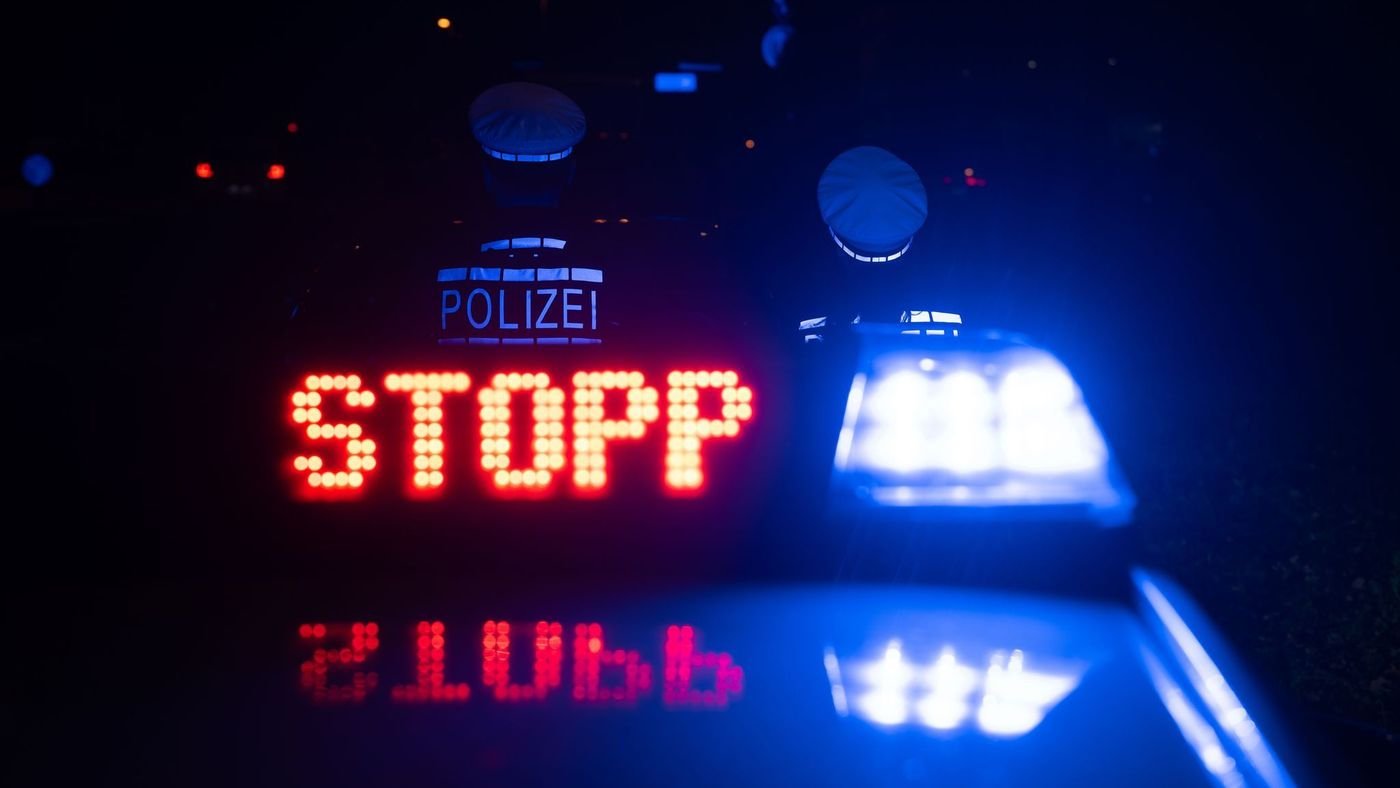 Auf der A5: Betrunkener BMW-Fahrer flüchtet mehrfach vor der Polizei