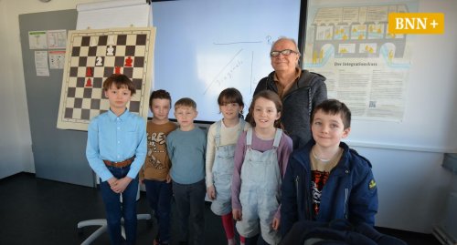 Kinder lernen Schach an der Volkshochschule Baden-Baden