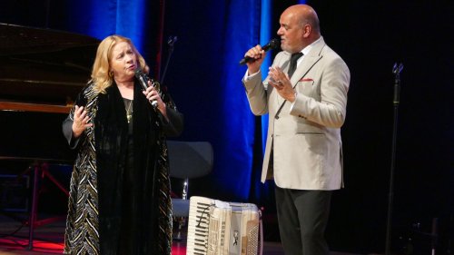 Jay Alexander und Kathy Kelly gestalten Muttertagskonzert in Pforzheim