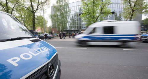 Kriminalität: Frau stirbt in Karlsruhe durch herabfallenden Gegenstand