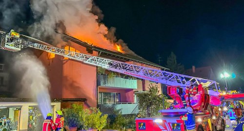 Brand in Dachstuhl zerstört Wohnhaus in Weingarten