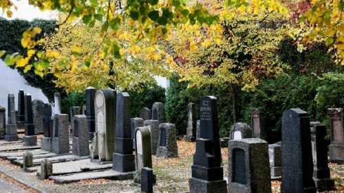Jüdischer Friedhof in Rastatt mit Nazisymbolen beschmiert