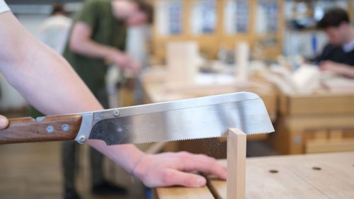 Junge ausländische Fachkräfte hängen in der Luft