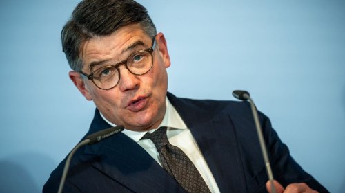 KIT: Rauswurf als Staatssekretärin – persönliche Motive des Chefs?