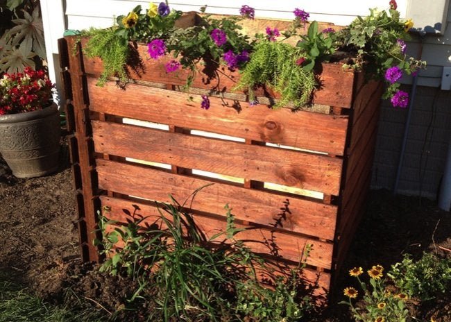How To: Build a Pallet Compost Bin