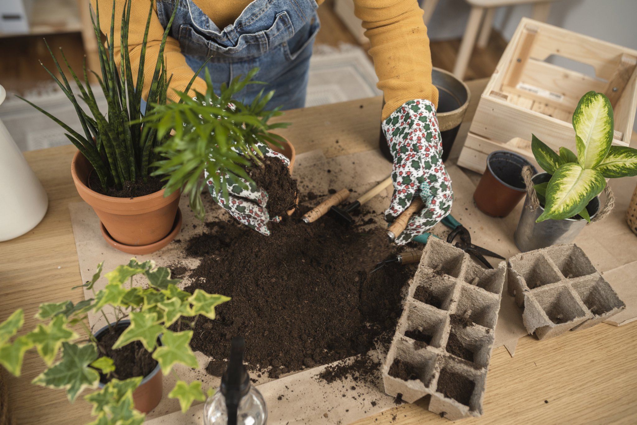 14 Potting Bench Plans for Building an Outdoor Garden Prep Space