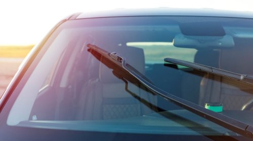 This is the Best Way to Clean Car Windows