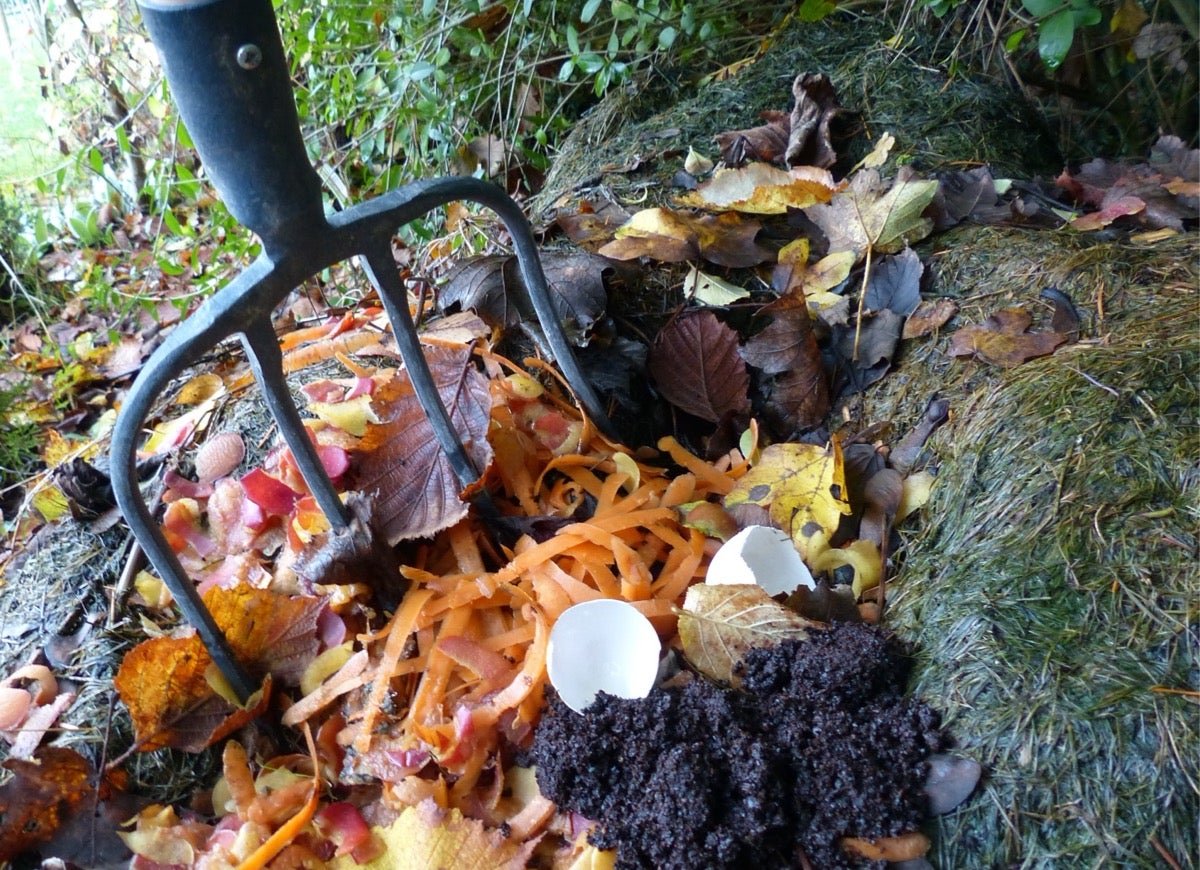 8 Tricks for Quick Composting Your Way to Free Fertilizer