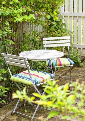 How to Clean Patio Cushions and Keep Your Outdoor Furniture Looking New