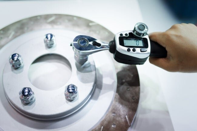 How to Use a Torque Wrench
