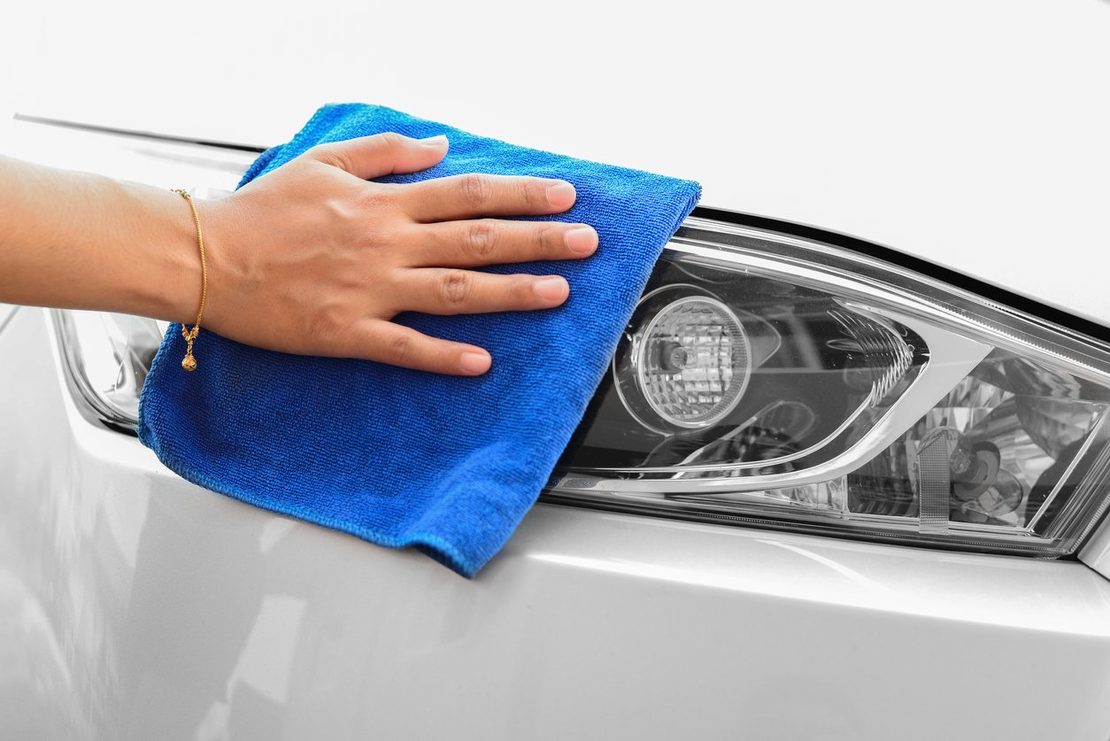 How to Clean Headlights: 3 Popular Methods