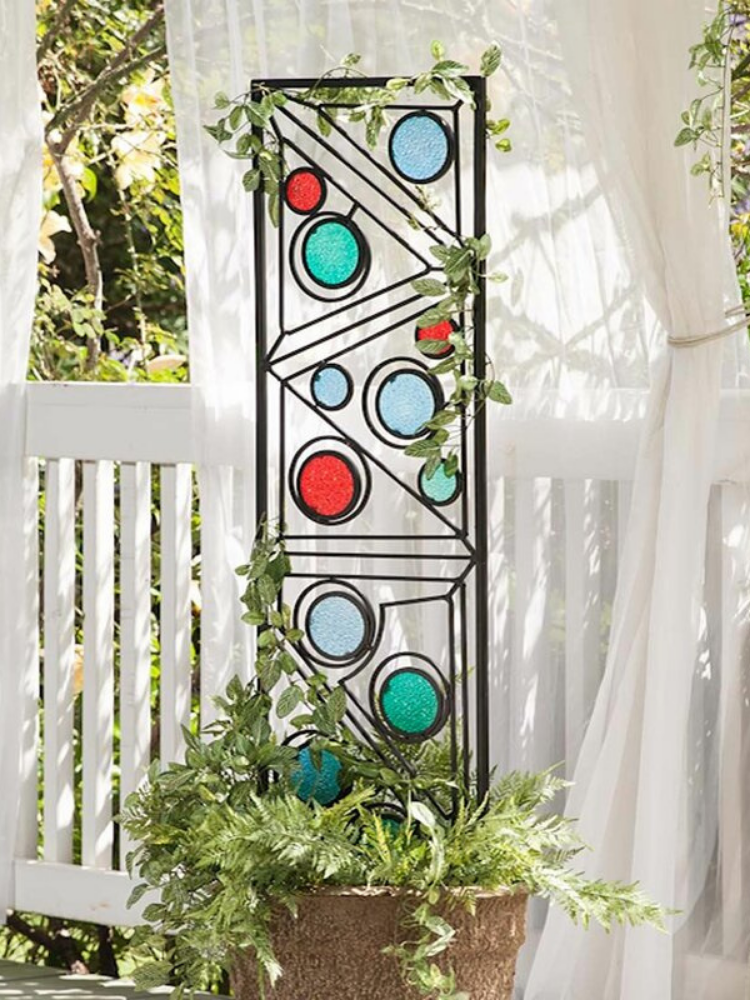 15 Beautiful and Functional Trellis Ideas for Climbing Plants