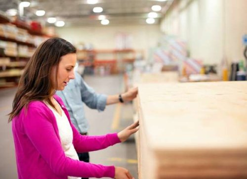 9 Things You Should Never Do in a Home Improvement Store