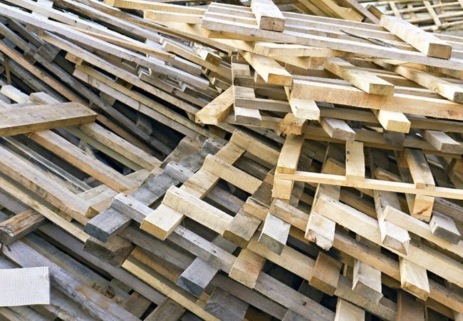 Quick Tip: How to Snag Shipping Pallets for Your Next Project