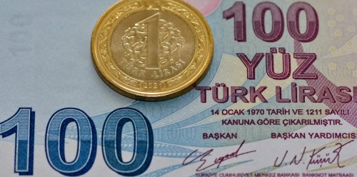 Devisen: Türkische Lira nach Mega-Zinssenkung in der Türkei im freien Fall