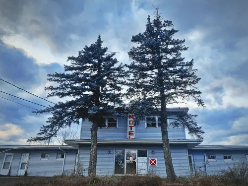 Listen to this eerily immersive audio tour of a real-life Bates Motel