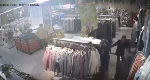 Shopper and much of shop falls into floor below after worker removes load-bearing wall