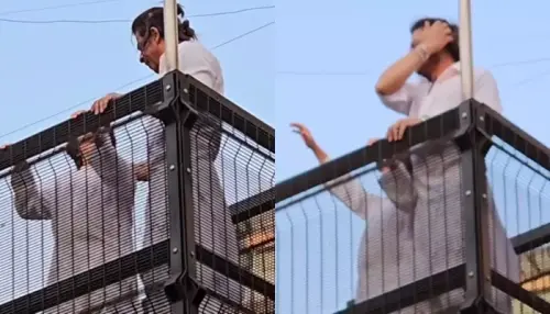 Shah Rukh Khan Asks AbRam To Wave At The Fans As They Greet Them Outside Mannat On Eid Al-Fitr