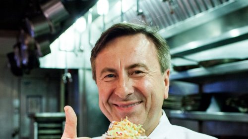 How Daniel Boulud, America's Greatest French Chef, Grills a Hot Dog