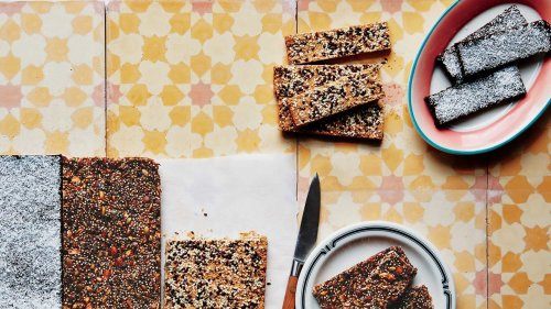 How to Make Energy Bars at Home (Video)