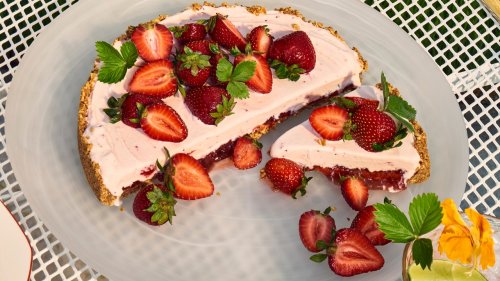 Strawberry and Pretzel Ice Cream Pie