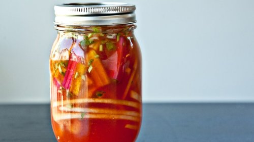 Sriracha Fridge Pickles