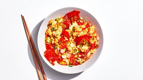This Chinese Tomato-Egg Stir-Fry Is a Light and Easy Dinner