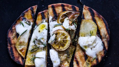 This Grilled Naan Recipe Might Just Be Better Than Pizza