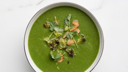 Spinach-Broccoli Soup With Garlic and Cilantro
