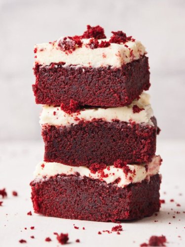 Red Velvet Cheesecake Brownies | Bonni Bakery