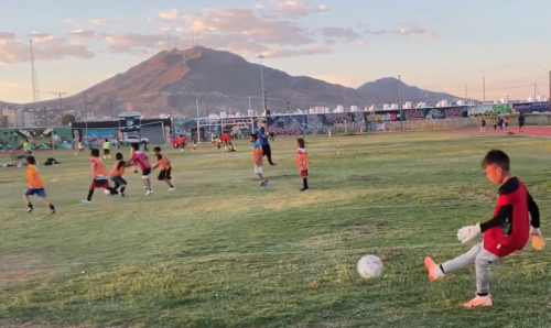 El Segundo Barrio Futbol Club usa el deporte como herramienta de apoyo