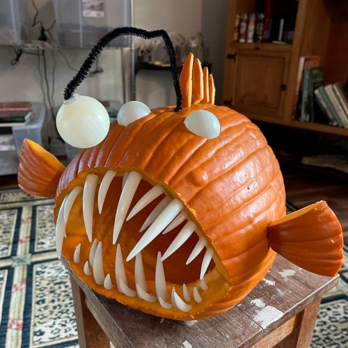50 Times People Took Halloween Pumpkin Carving To A Whole New Level And Created These Masterpieces (New Pics)