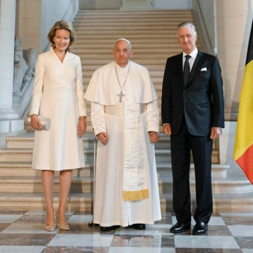 Vatican Reveals Why Only These 7 Women Are Permitted To Wear White Outfits When Meeting With The Pope