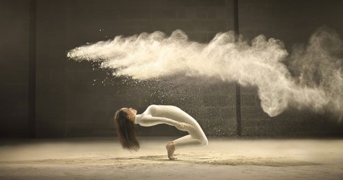 Photographer Freezes Dancer In Time As She Spins Through Clouds Of Powder