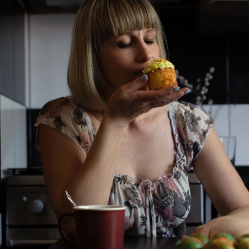 Woman Wants Apology After She Eats Little Girl’s Cupcake: “It’s Called Being Pregnant, Jerks!”