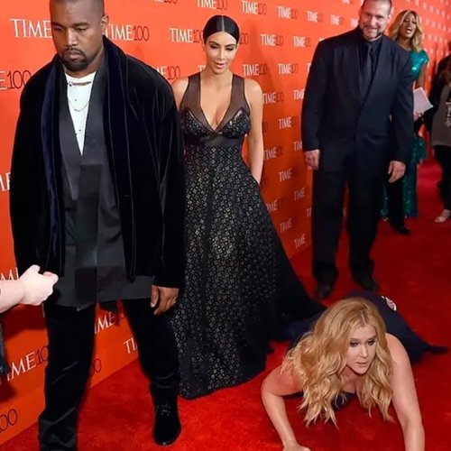 11 Award-Worthy Embarrassing Celebrity Moments Caught On The Red Carpet