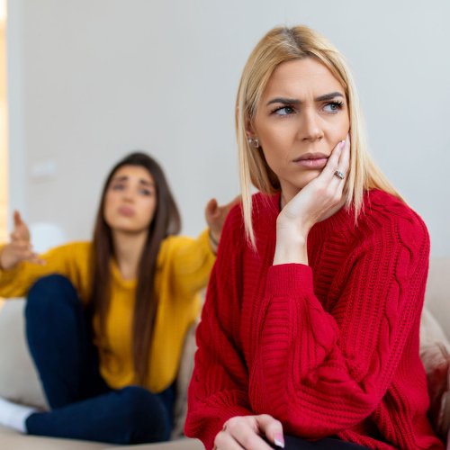 Woman Keeps Asking For Favors From Family, Doesn’t Reciprocate When They Need Help: “Told Me No And Hung Up”