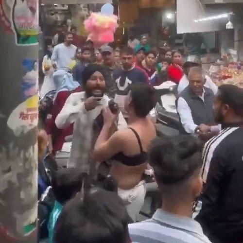 Man Wearing A Bra Thrashed By Crowd For Filming “Obscene Videos” In Market