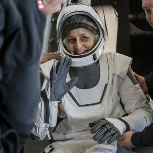 Dramatic Before And After Photos Of Astronauts Show Effects Of Being Stuck In Space For 9 Months