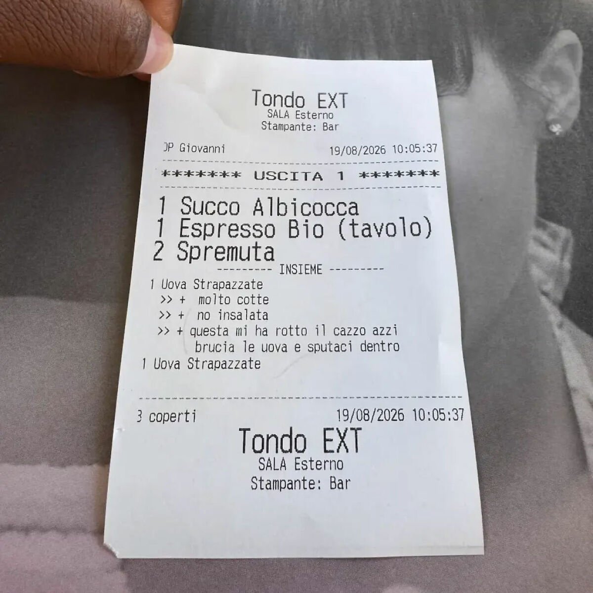 Tourist Horrified As Server Leaves Disgusting Note On Breakfast Bill After Simple Request: “Still In Shock”