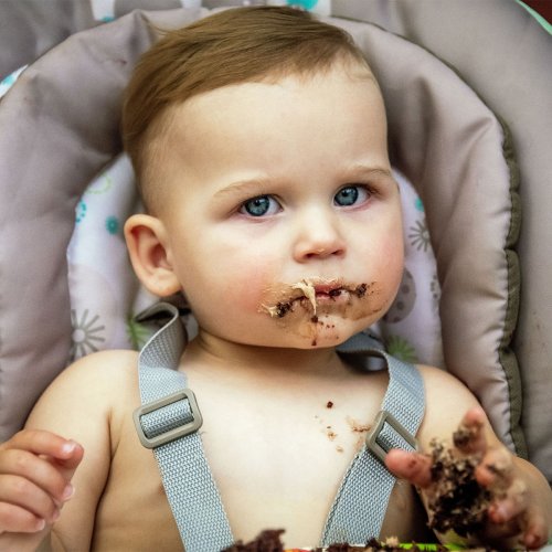 Family Upset After Guy Stops Toddler From Ruining Expensive Cake: “Everyone Glared”