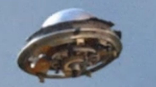 Silver Flying Disk Video That Looks Very Convincing