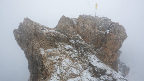 Mit Sneakern und Jogginghose: Touristen an Zugspitze gerettet